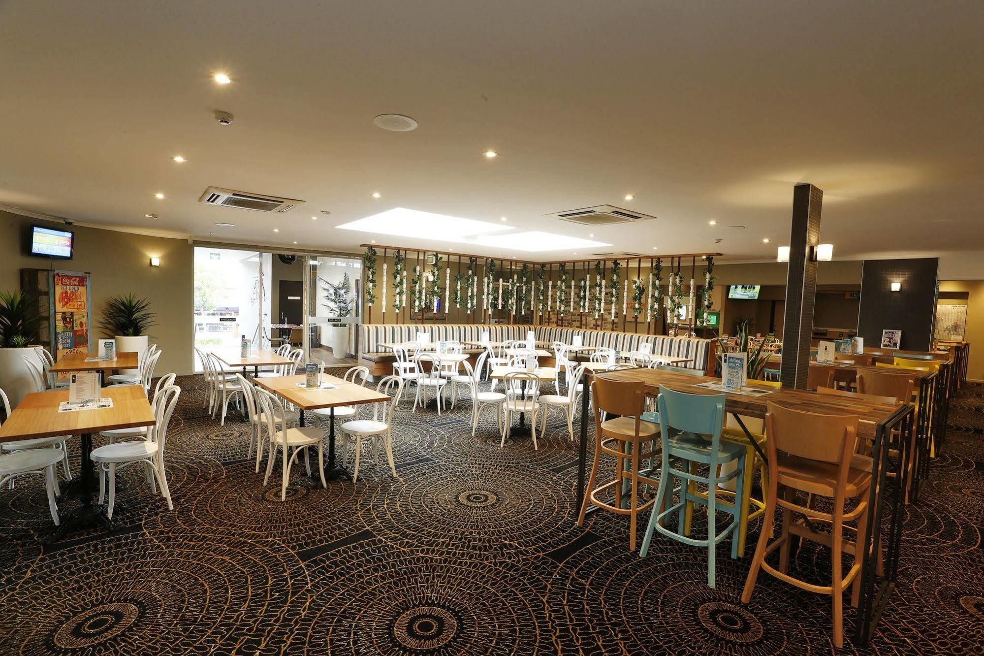 The Lakes Hotel المدخل المظهر الخارجي الصورة