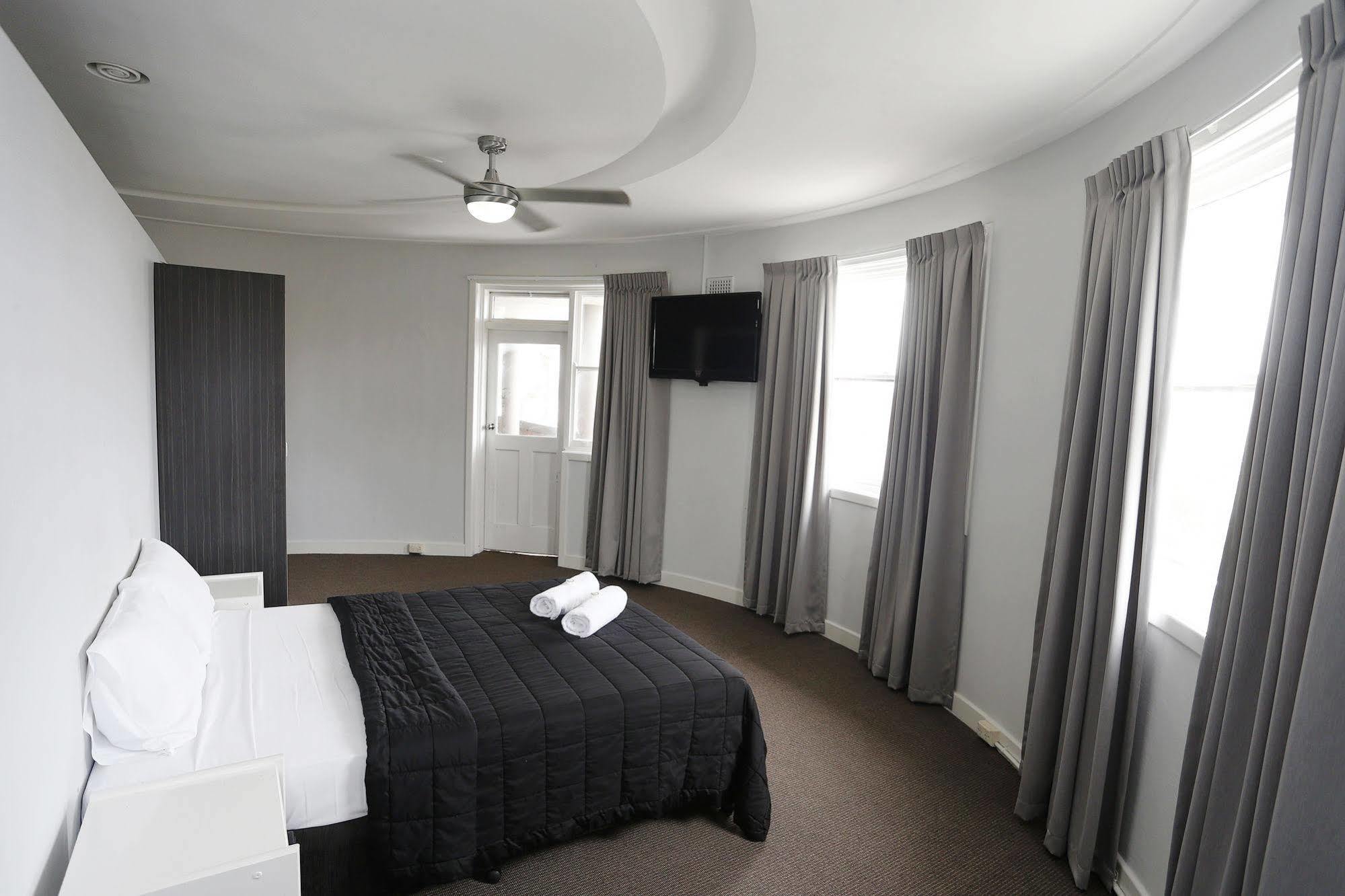 The Lakes Hotel المدخل المظهر الخارجي الصورة