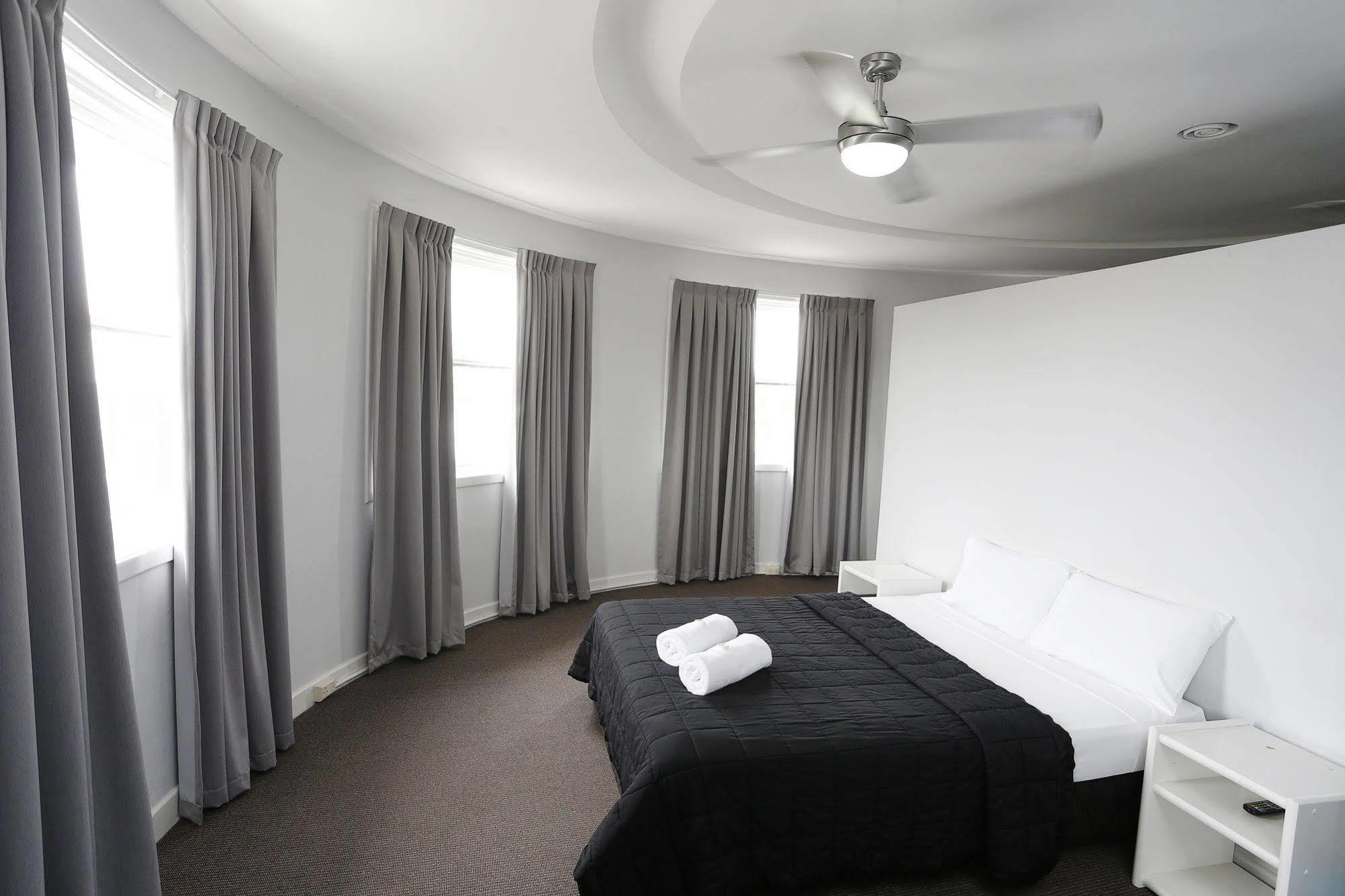 The Lakes Hotel المدخل المظهر الخارجي الصورة